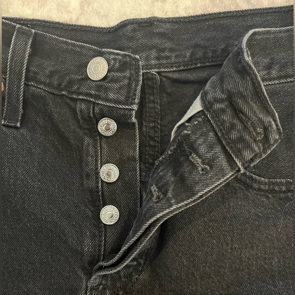 Levi’s high rise jean shorts - Picture 2 of 4